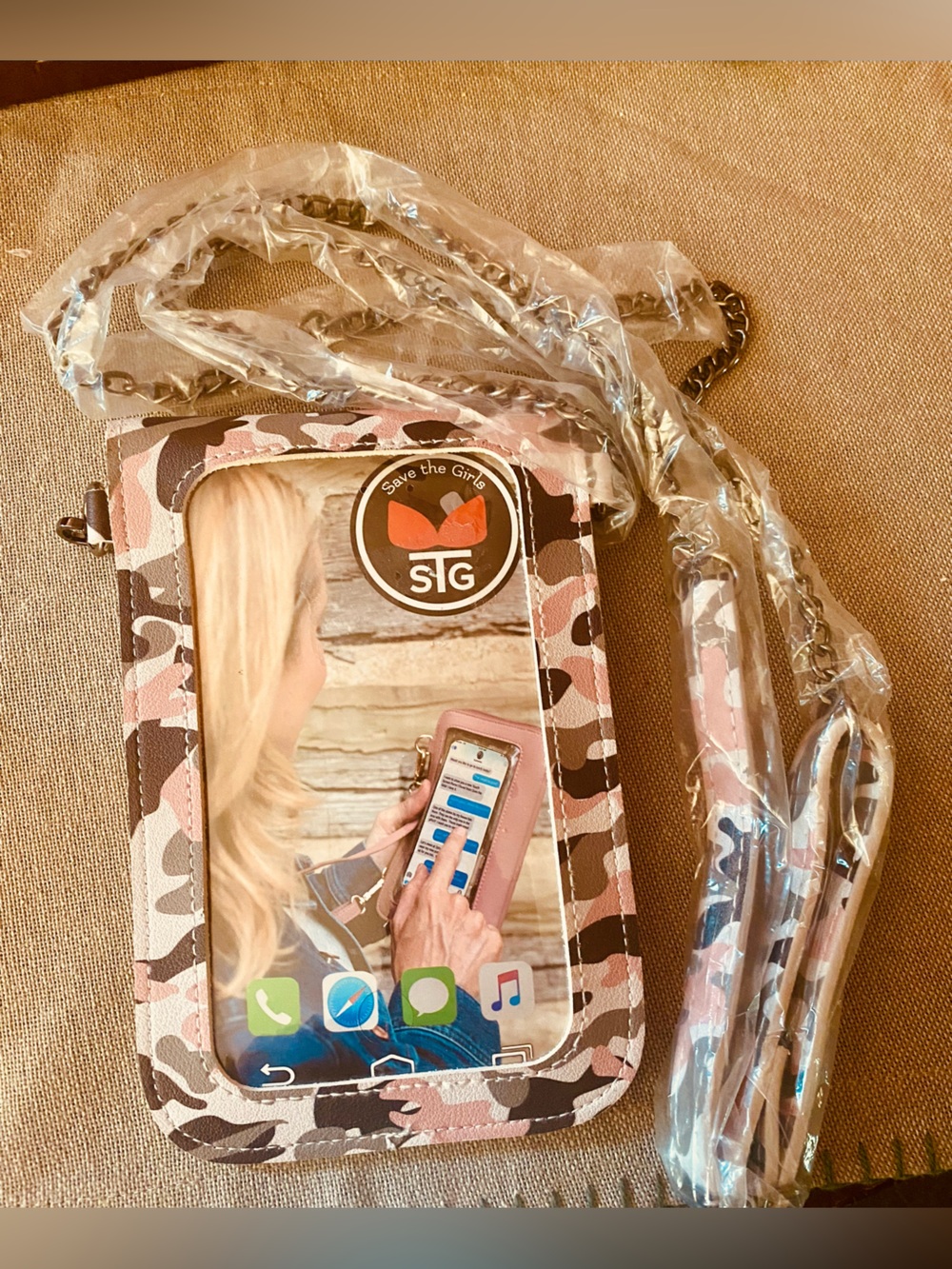 Save the Girls Colorado Touch Screen Cell Phone Purse Camo Pink & gray